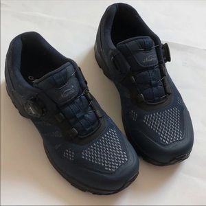 active/ hiking  shoes (biomechanically engineered)